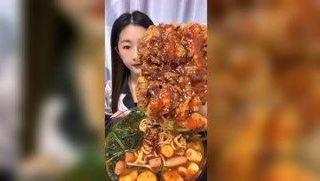 娱乐吃瓜酱扎钢筋